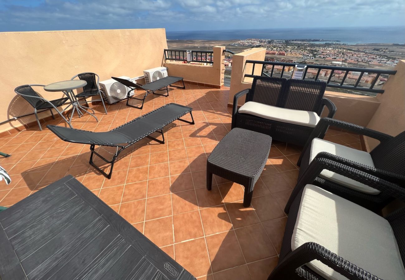 Ferienwohnung in Caleta de Fuste - Casa Bubo – Penthouse mit Klima & Meerblick für 6