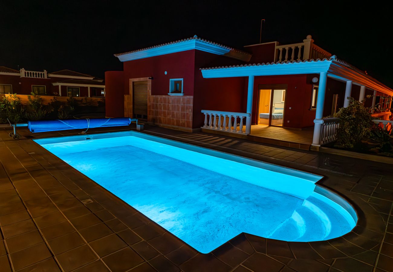 Villa in Costa de Antigua - Villa Oceana – Klippen-Retreat