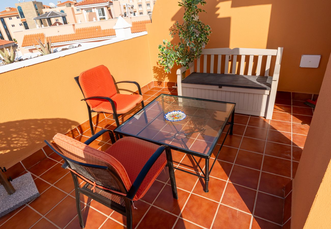 Apartament w Caleta de Fuste - Hole-In-One – Penthouse przy polu golfowym